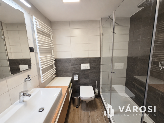 Exkluzív Penthouse lakás kiadó a Belváros szívében