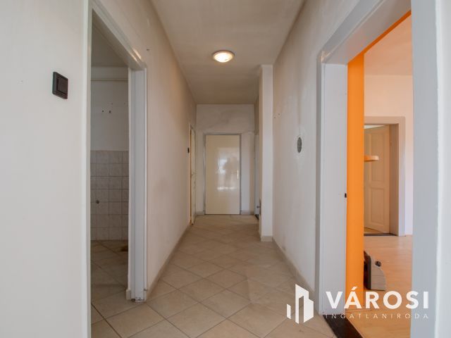 Otthon és telephely egy helyen – ritka lehetőség Mádon