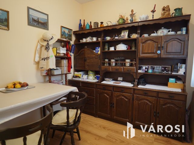 Péterfai utcában, jó állapotú lakás
