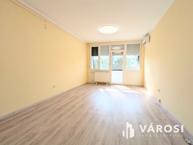 Napsütötte felújított lakás garázs opcióval!