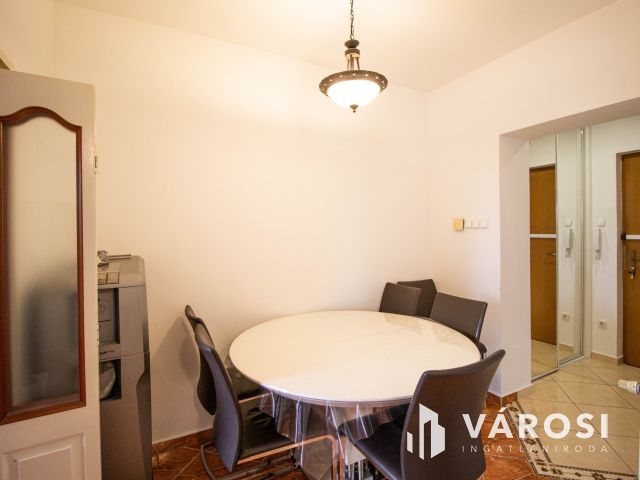 Kiadó 75 m2 Erkélyes tégla lakás Győr Belvárosában beállóval