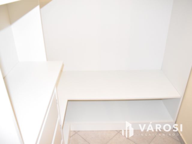 KIADÓ 64 M²-ES, KÉTSZINTES LAKÁS GYULA BELVÁROSÁBAN!